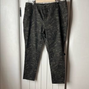 a.n.a. Camo Jeggings 20W
